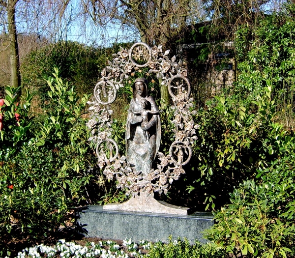 Mutter Gottes im Rosenkranz